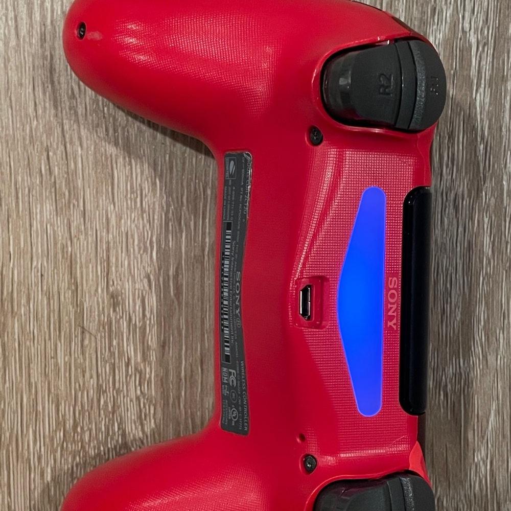 PS4 Controller - Picture 3 of 3